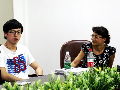 尚雨潇同学做简单自我介绍